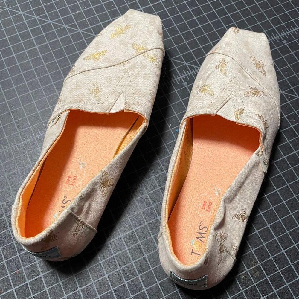 Size 7.5 US Womens Toms Gold Honey Bee Flats
